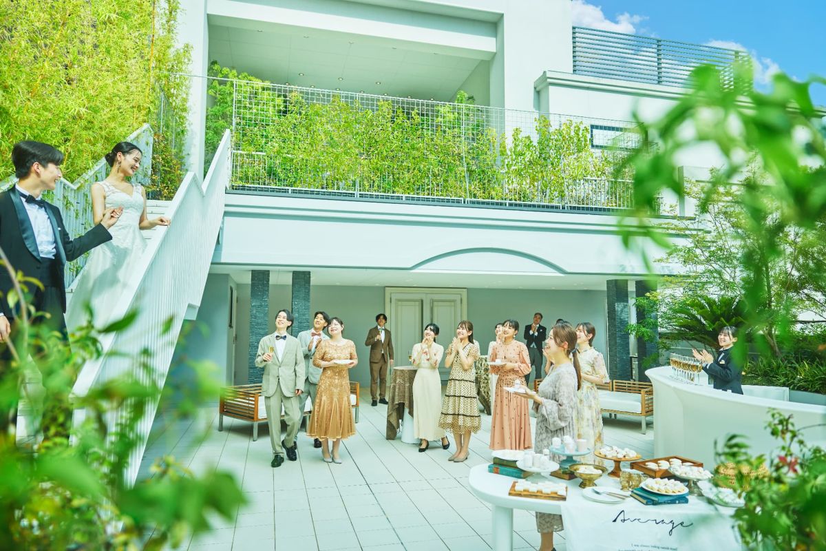 挙式後の「ガーデンで叶うウェルカムパーティ」