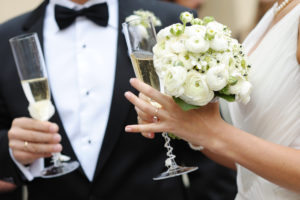 結婚式に欠かせないお酒、シャンパンの意味とは？